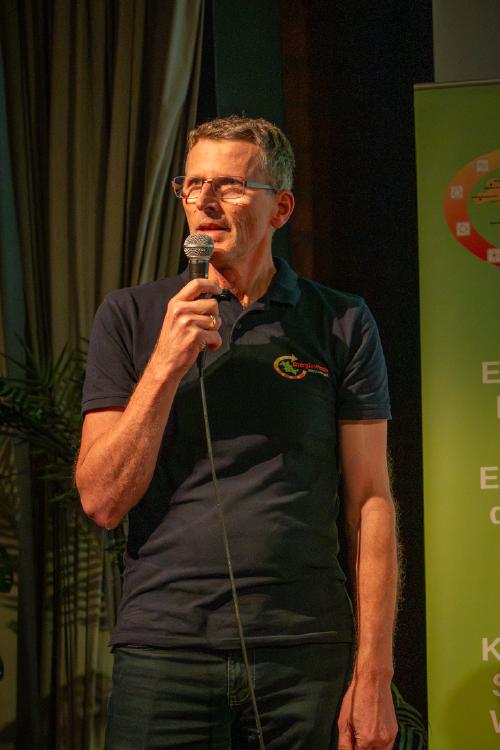 Steffen Jessenberger im Namen des Veranstalters Verein Energiewende ER(H)